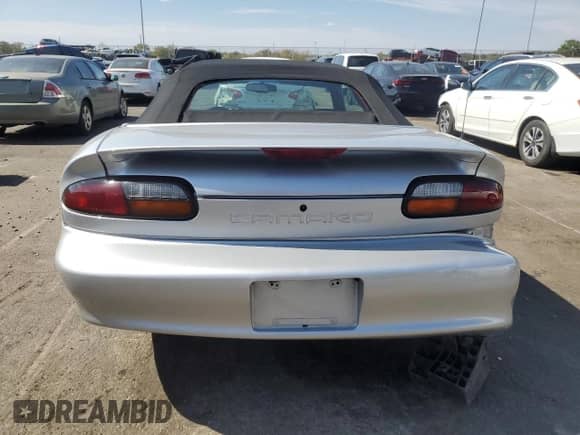 1998 Chevrolet Camaro z VIN 2G1FP32K2W2100820, wystawiony jako Copart lot #72539744 z przebiegiem Nie podano mil oraz Szkoda całkowita • Salvage title. Historia ofert i sprzedaży dostępna na DreamBid. Obrazek 6.