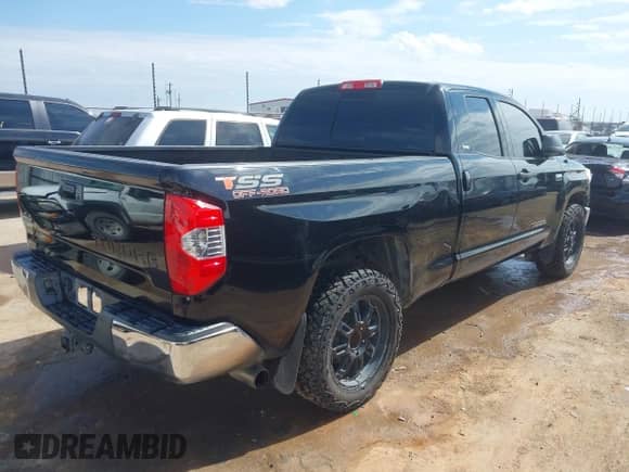 2014 Toyota Tundra SR с VIN 5TFUW5F10EX340812, выставлен на аукционе IAAI как лот 43353952 с пробегом 144 742 миль миль и . История ставок и продаж доступна на DreamBid. Изображение 4.
