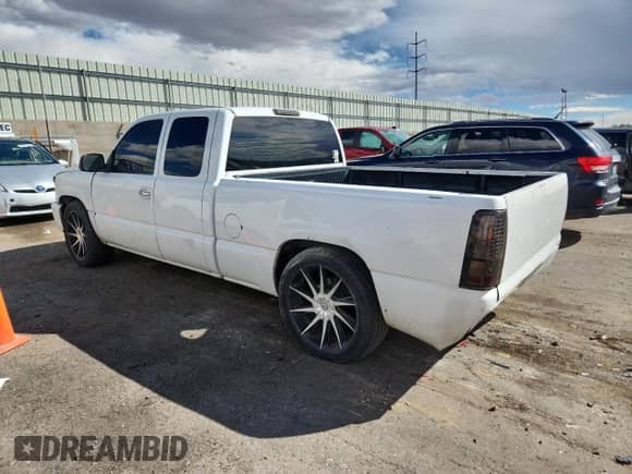 2004 Chevrolet Silverado 1500 LS z VIN 1GCEC19V54Z261272, wystawiony jako Copart lot #80439075 z przebiegiem Nie podano mil oraz Szkoda całkowita • Salvage title. Historia ofert i sprzedaży dostępna na DreamBid. Obrazek 2.