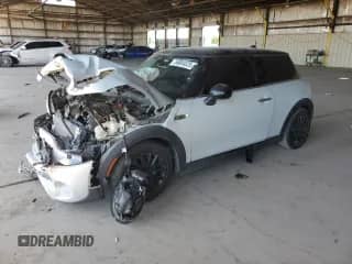2018 MINI Hardtop Cooper S с VIN WMWXP7C53J2A47474, выставлен на аукционе Copart как лот 56884525 с пробегом 80 099 миль миль и Списание • Salvage title. История ставок и продаж доступна на DreamBid. Изображение 1.