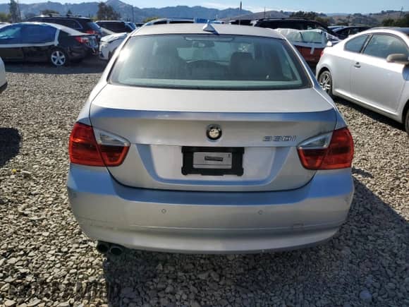 2006 BMW 3 Series 330i с VIN WBAVB33516PS10502, выставлен на аукционе Copart как лот 89643345 с пробегом 131 619 миль миль и Чистый • Clean title. История ставок и продаж доступна на DreamBid. Изображение 6.
