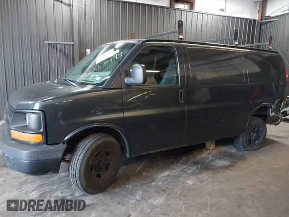 2004 Chevrolet Express Cargo with VIN 1GCFG15X241176422, listed as a IAAI auction lot 42227499 with 270,000 mi miles and . Bid and sale history available at DreamBid. Image 2.