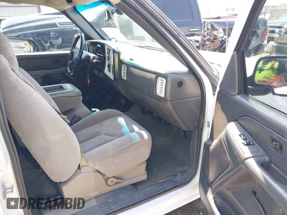 2006 GMC Sierra 1500 SLE2 with VIN 2GTEC13Z561301714, listed as a IAAI auction lot 42332167 with 163,043 mi miles and . Bid and sale history available at DreamBid. Image 5.
