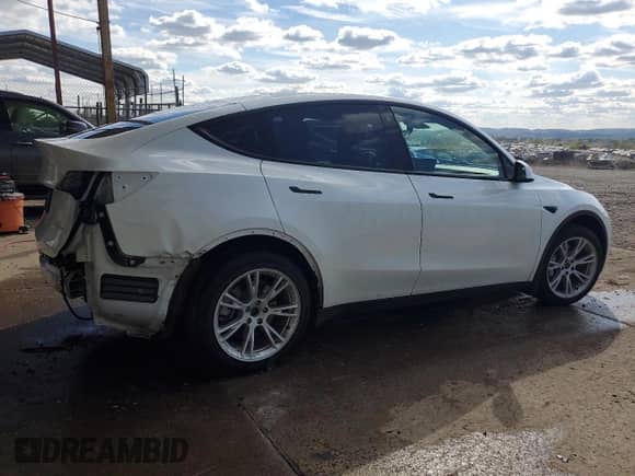 2021 Tesla Model Y Long Range z VIN 5YJYGDEE4MF295914, wystawiony jako Copart lot #85107055 z przebiegiem 49 996 mil mil oraz Szkoda całkowita • Salvage title. Historia ofert i sprzedaży dostępna na DreamBid. Obrazek 3.