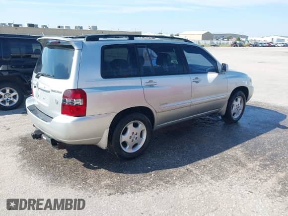 2007 Toyota Highlander w/3rd Row z VIN JTEDP21A870128024, wystawiony jako IAAI lot #43156642 z przebiegiem 145 895 mil mil oraz . Historia ofert i sprzedaży dostępna na DreamBid. Obrazek 4.