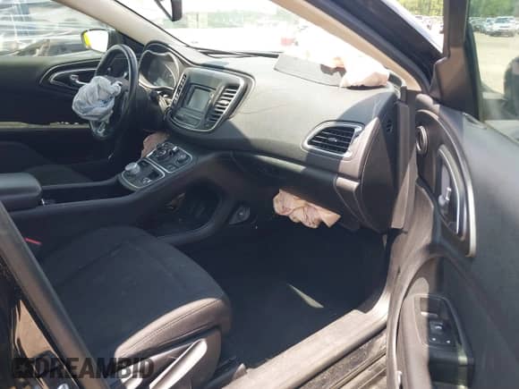 2017 Chrysler 200 Touring с VIN 1C3CCCFB9HN509800, выставлен на аукционе IAAI как лот 42322034 с пробегом 83 193 миль миль и . История ставок и продаж доступна на DreamBid. Изображение 5.