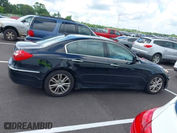 2014 Hyundai Genesis 3.8L с VIN KMHGC4DD0EU264227, выставлен на аукционе IAAI как лот 42623185 с пробегом 167 680 миль миль и . История ставок и продаж доступна на DreamBid. Изображение 13.