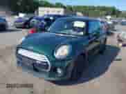 2015 MINI Hardtop z VIN WMWXM5C57F3A04447, wystawiony jako IAAI lot #43175332 z przebiegiem 84 307 mil mil oraz . Historia ofert i sprzedaży dostępna na DreamBid. Obrazek 17.