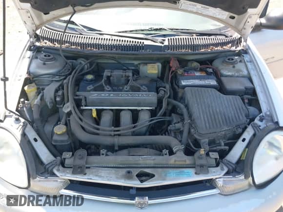 2000 Dodge Neon Highline z VIN 1B3ES46C4YD556519, wystawiony jako IAAI lot #42348856 z przebiegiem 183 923 mil mil oraz . Historia ofert i sprzedaży dostępna na DreamBid. Obrazek 10.