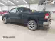 2020 Ram 1500 Big Horn z VIN 1C6SRFBT6LN142263, wystawiony jako IAAI lot #42992728 z przebiegiem 94 208 mil mil oraz . Historia ofert i sprzedaży dostępna na DreamBid. Obrazek 3.