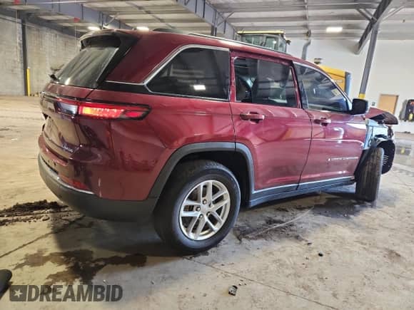 2024 Jeep Grand Cherokee Altitude with VIN 1C4RJHAG9RC703381, listed as a Copart auction lot 71593685 with 38,179 mi miles and Salvage title. Bid and sale history available at DreamBid. Image 3.