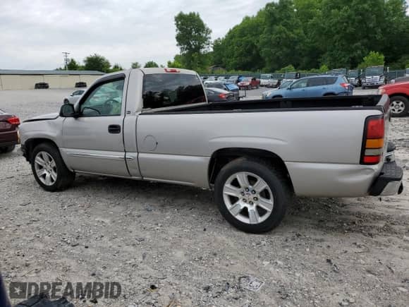 2006 GMC Sierra 1500 z VIN 1GTEC14Z06Z261225, wystawiony jako Copart lot #57339075 z przebiegiem 210 823 mil mil oraz Szkoda całkowita • Salvage title. Historia ofert i sprzedaży dostępna na DreamBid. Obrazek 2.