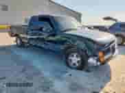 1996 GMC Sierra 1500 z VIN 2GTEC19R4T1552775, wystawiony jako Copart lot #68291925 z przebiegiem 146 095 mil mil oraz Szkoda całkowita • Salvage title. Historia ofert i sprzedaży dostępna na DreamBid. Obrazek 4.