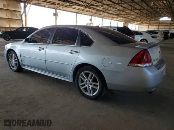 2010 Chevrolet Impala LTZ z VIN 2G1WC5EM8A1192664, wystawiony jako Copart lot #71133525 z przebiegiem 206 849 mil mil oraz Czysty tytuł • Clean title. Historia ofert i sprzedaży dostępna na DreamBid. Obrazek 2.
