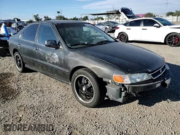 1995 Honda Accord LX с VIN 1HGCD5539SA006816, выставлен на аукционе Copart как лот 83369364 с пробегом 179 999 миль миль и Списание • Salvage title. История ставок и продаж доступна на DreamBid. Изображение 11.