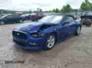 2016 Ford Mustang V6 z VIN 1FATP8EM8G5251483, wystawiony jako IAAI lot #43299521 z przebiegiem 112 555 mil mil oraz . Historia ofert i sprzedaży dostępna na DreamBid. Obrazek 2.