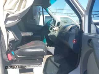 2003 Dodge Sprinter with VIN WD2YD742235506169, listed as a IAAI auction lot 41867585 with 193,259 mi miles and . Bid and sale history available at DreamBid. Image 5.