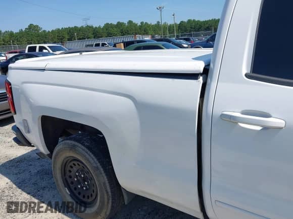2015 Chevrolet Silverado 1500 LT с VIN 1GCRCREH4FZ435173, выставлен на аукционе IAAI как лот 42713468 с пробегом 180 585 миль миль и . История ставок и продаж доступна на DreamBid. Изображение 6.