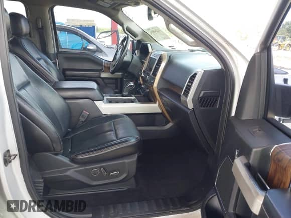 2018 Ford F-150 XL z VIN 1FTEW1CG4JKD13884, wystawiony jako IAAI lot #43204926 z przebiegiem 162 084 mil mil oraz . Historia ofert i sprzedaży dostępna na DreamBid. Obrazek 5.