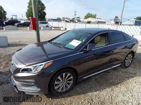 2016 Hyundai Sonata Limited with VIN 5NPE34AFXGH352488, listed as a IAAI auction lot 43270866 with 57,907 mi miles and . Bid and sale history available at DreamBid. Image 2.