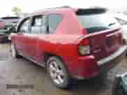 2014 Jeep Compass Sport z VIN 1C4NJDBBXED665156, wystawiony jako IAAI lot #43095675 z przebiegiem 122 639 mil mil oraz . Historia ofert i sprzedaży dostępna na DreamBid. Obrazek 3.