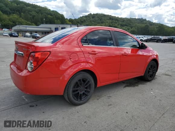 2015 Chevrolet Sonic LT с VIN 1G1JD5SH5F4163858, выставлен на аукционе Copart как лот 70917505 с пробегом 139 386 миль миль и Списание • Salvage title. История ставок и продаж доступна на DreamBid. Изображение 3.
