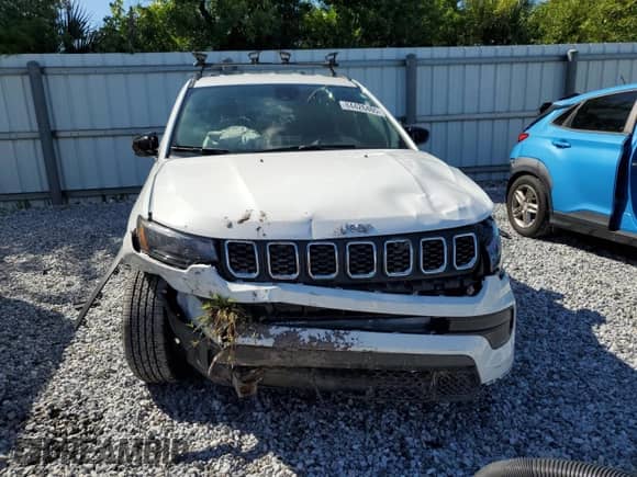 2025 Jeep Compass Sport with VIN 3C4NJDAN2ST515124, listed as a Copart auction lot 84426485 with 4,845 mi miles and Salvage title. Bid and sale history available at DreamBid. Image 5.