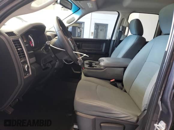 2016 Ram 1500 ST z VIN 1C6RR7FT6GS146156, wystawiony jako Copart lot #60415355 z przebiegiem 120 360 mil mil oraz Czysty tytuł • Clean title. Historia ofert i sprzedaży dostępna na DreamBid. Obrazek 7.