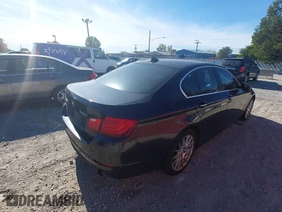 2013 BMW 5 Series 535i xDrive с VIN WBAFU7C54DDU69442, выставлен на аукционе IAAI как лот 43540515 с пробегом 187 599 миль миль и . История ставок и продаж доступна на DreamBid. Изображение 4.