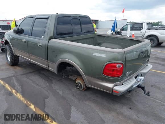 2002 Ford F-150 XLT с VIN 1FTRW08L42KE05595, выставлен на аукционе IAAI как лот 42108052 с пробегом Не указан миль и . История ставок и продаж доступна на DreamBid. Изображение 3.