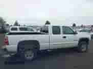 2003 Chevrolet Silverado 2500HD LT z VIN 1GCHK29U23E116984, wystawiony jako IAAI lot #43217859 z przebiegiem 265 239 mil mil oraz . Historia ofert i sprzedaży dostępna na DreamBid. Obrazek 14.