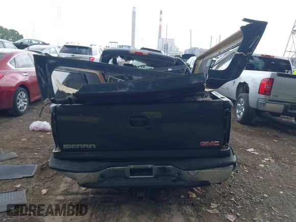 2005 GMC Sierra 1500 SLE with VIN 1GTEK19B55Z287719, listed as a IAAI auction lot 43031140 with 145,267 mi miles and . Bid and sale history available at DreamBid. Image 16.