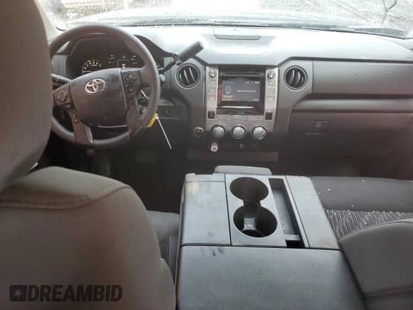 2019 Toyota Tundra SR с VIN 5TFUM5F1XKX083174, выставлен на аукционе Copart как лот 45793105 с пробегом 44 820 миль миль и Списание • Salvage title. История ставок и продаж доступна на DreamBid. Изображение 8.