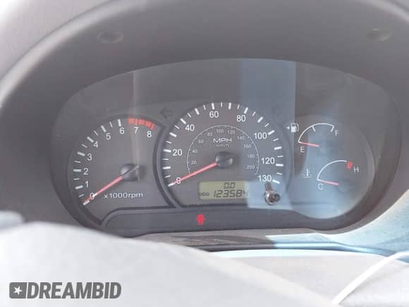 2004 Hyundai Accent GL z VIN KMHCG35C14U314148, wystawiony jako IAAI lot #42080238 z przebiegiem 123 584 mil mil oraz . Historia ofert i sprzedaży dostępna na DreamBid. Obrazek 7.