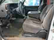 2005 GMC Sierra 1500 SLE z VIN 1GTEK19B85Z184567, wystawiony jako Copart lot #69142805 z przebiegiem Nie podano mil oraz Szkoda całkowita • Salvage title. Historia ofert i sprzedaży dostępna na DreamBid. Obrazek 7.