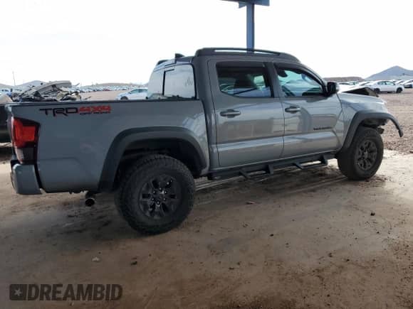 2019 Toyota Tacoma SR z VIN 3TMCZ5AN2KM282555, wystawiony jako Copart lot #70592675 z przebiegiem 83 373 mil mil oraz Szkoda całkowita • Salvage title. Historia ofert i sprzedaży dostępna na DreamBid. Obrazek 3.