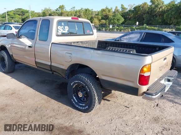 1997 Toyota Tacoma с VIN 4TAWN72N6VZ224434, выставлен на аукционе IAAI как лот 42120000 с пробегом 328 012 миль миль и . История ставок и продаж доступна на DreamBid. Изображение 3.