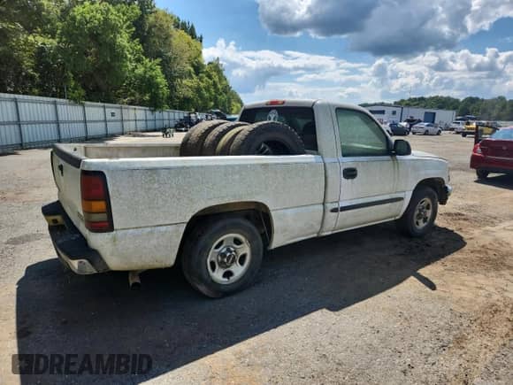 2004 GMC Sierra 1500 Work Truck with VIN 1GTEC14X74Z104383, listed as a Copart auction lot 81839715 with 327,568 mi miles and Clean title. Bid and sale history available at DreamBid. Image 3.
