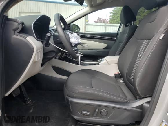 2024 Hyundai Tucson SEL z VIN 5NMJB3DE4RH344661, wystawiony jako Copart lot #70462625 z przebiegiem 37 665 mil mil oraz Szkoda całkowita • Salvage title. Historia ofert i sprzedaży dostępna na DreamBid. Obrazek 7.