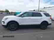 2018 Ford Explorer XLT z VIN 1FM5K8DH9JGC06811, wystawiony jako IAAI lot #43537534 z przebiegiem 135 099 mil mil oraz . Historia ofert i sprzedaży dostępna na DreamBid. Obrazek 14.