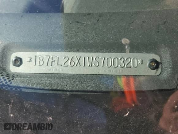 1998 Dodge Dakota SLT z VIN 1B7FL26X1WS700320, wystawiony jako Copart lot #48229015 z przebiegiem 160 722 mil mil oraz Szkoda całkowita • Salvage title. Historia ofert i sprzedaży dostępna na DreamBid. Obrazek 12.