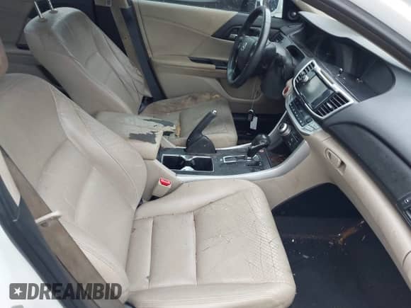 2014 Honda Accord Touring z VIN 1HGCR6F76EA010139, wystawiony jako IAAI lot #42399395 z przebiegiem 294 787 mil mil oraz . Historia ofert i sprzedaży dostępna na DreamBid. Obrazek 5.