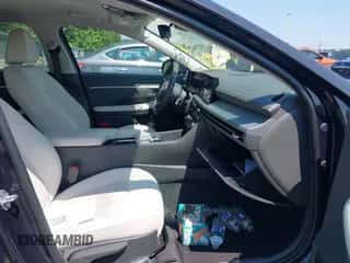 2024 Hyundai Sonata SEL with VIN KMHL64JA8RA421350, listed as a IAAI auction lot 43004591 with 9,821 mi miles and . Bid and sale history available at DreamBid. Image 5.