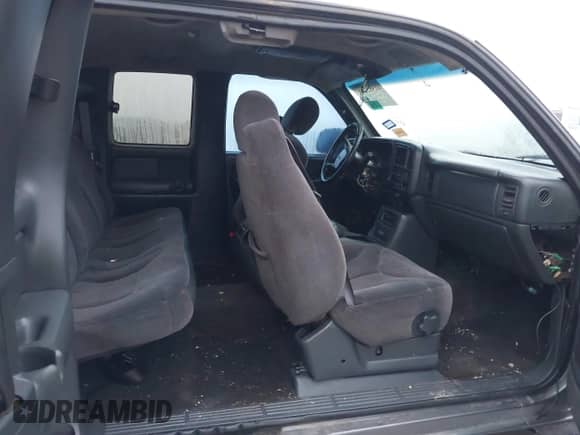 2000 GMC Sierra 1500 SLE with VIN 1GTEC19V3YZ176243, listed as a IAAI auction lot 41582240 with Not provided miles and . Bid and sale history available at DreamBid. Image 8.