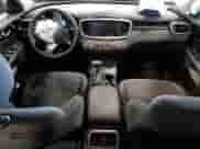 2020 Kia Sorento LX z VIN 5XYPGDA32LG641126, wystawiony jako Copart lot #67707295 z przebiegiem 33 799 mil mil oraz Nie do naprawy • Non repairable. Historia ofert i sprzedaży dostępna na DreamBid. Obrazek 8.