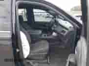 2023 Chevrolet Suburban LS z VIN 1GNSCBKD1PR283727, wystawiony jako IAAI lot #40763141 z przebiegiem 65 218 mil mil oraz . Historia ofert i sprzedaży dostępna na DreamBid. Obrazek 5.
