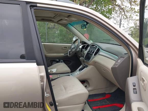 2004 Toyota Highlander with VIN JTEEP21A540010349, listed as a IAAI auction lot 42376355 with 272,792 mi miles and . Bid and sale history available at DreamBid. Image 5.