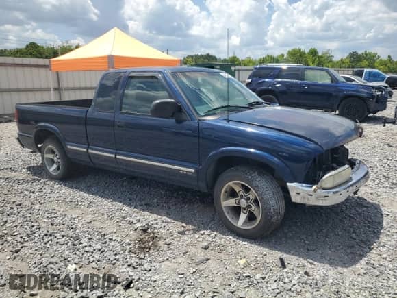 2003 Chevrolet S-10 LS с VIN 1GCCS19X038138978, выставлен на аукционе Copart как лот 64817595 с пробегом 108 284 миль миль и Списание • Salvage title. История ставок и продаж доступна на DreamBid. Изображение 4.
