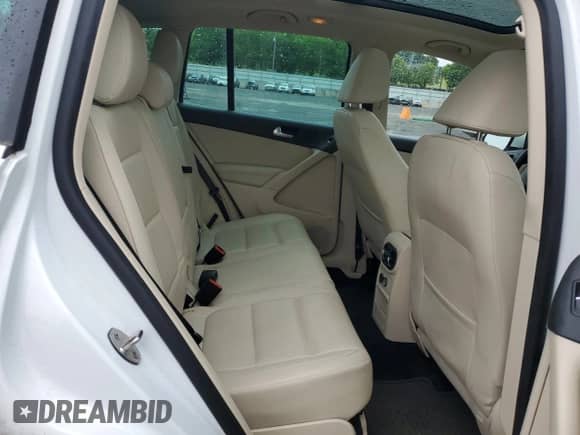 2017 Volkswagen Tiguan Wolfsburg Edition с VIN WVGRV7AX0HK003389, выставлен на аукционе Copart как лот 59709615 с пробегом 88 491 миль миль и Списание • Salvage title. История ставок и продаж доступна на DreamBid. Изображение 11.