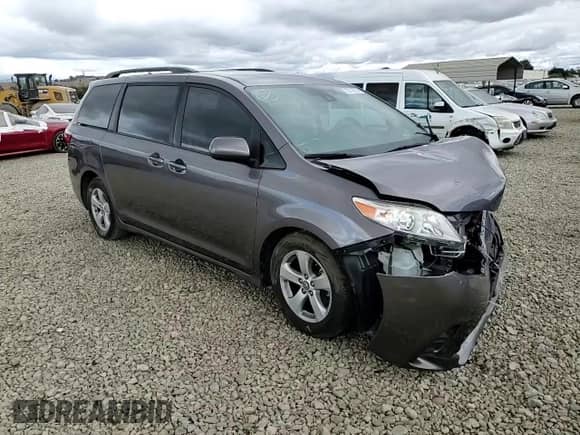 2020 Toyota Sienna LE Auto Access Seat with VIN 5TDKZ3DC1LS026564, listed as a Copart auction lot 72011615 with 63,133 mi miles and Salvage title. Bid and sale history available at DreamBid. Image 14.